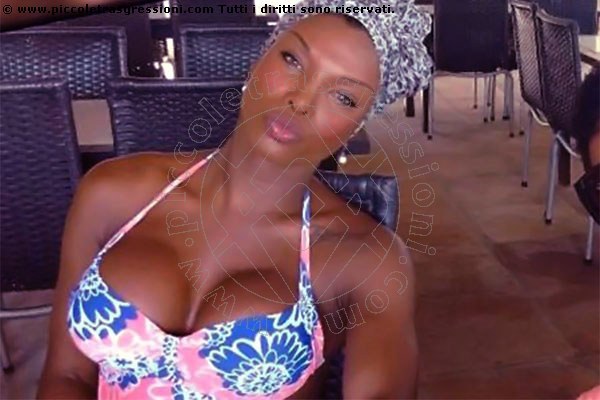 Foto selfie di Naomi Black Hammer Pornostar transex Mannheim